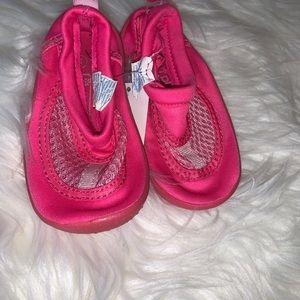 i play water shoes - girl - size 4